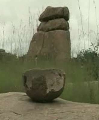 ngoma-lungundu-Ark-of-the-Covenant-artefact-replica-sacred-relics.jpg